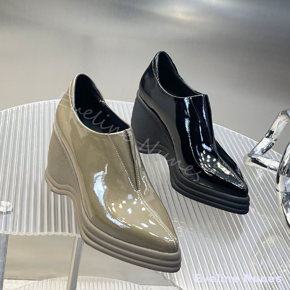 Street Fashion Y2K - Lackleder V-Cut Spitze Keilabsatz-Pumps für Damen