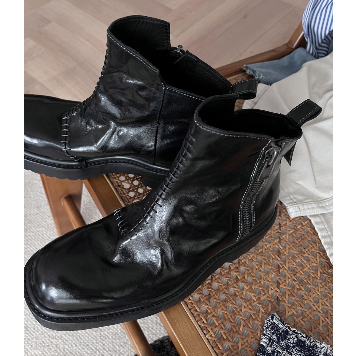 Luxuriöse Damenschuhe im Angeb – Street Fashion Rome 2025 Bewertung und Preis