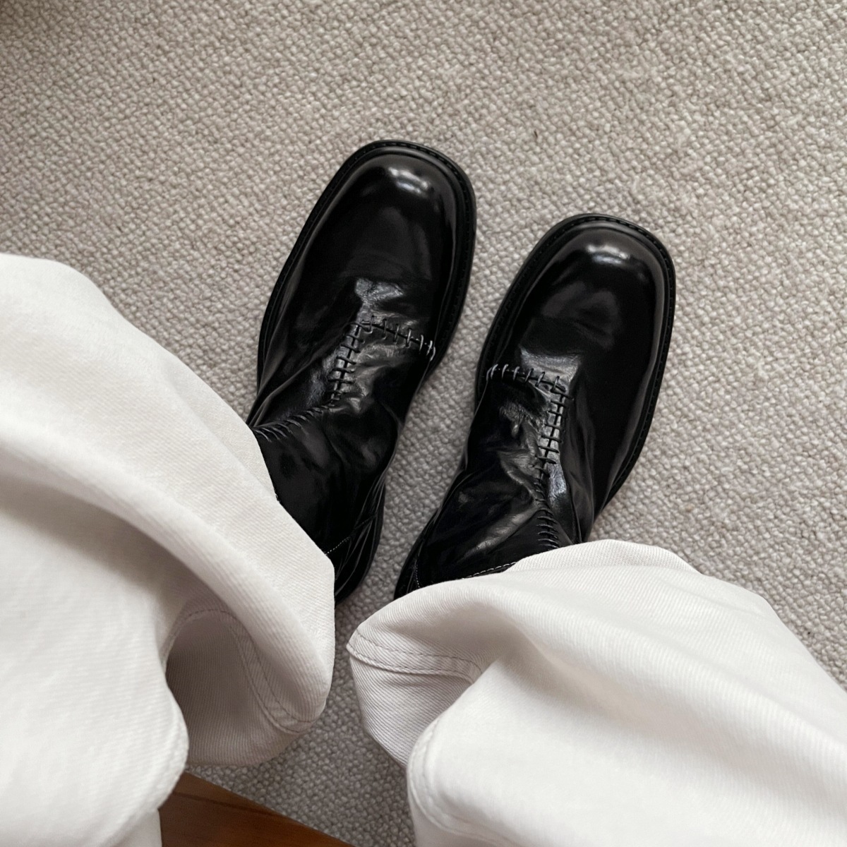 Luxuriöse Damenschuhe im Angeb – Street Fashion Rome 2025 Bewertung und Preis